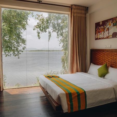 Yala Oga Reach Hotel Tissamaharama Kültér fotó