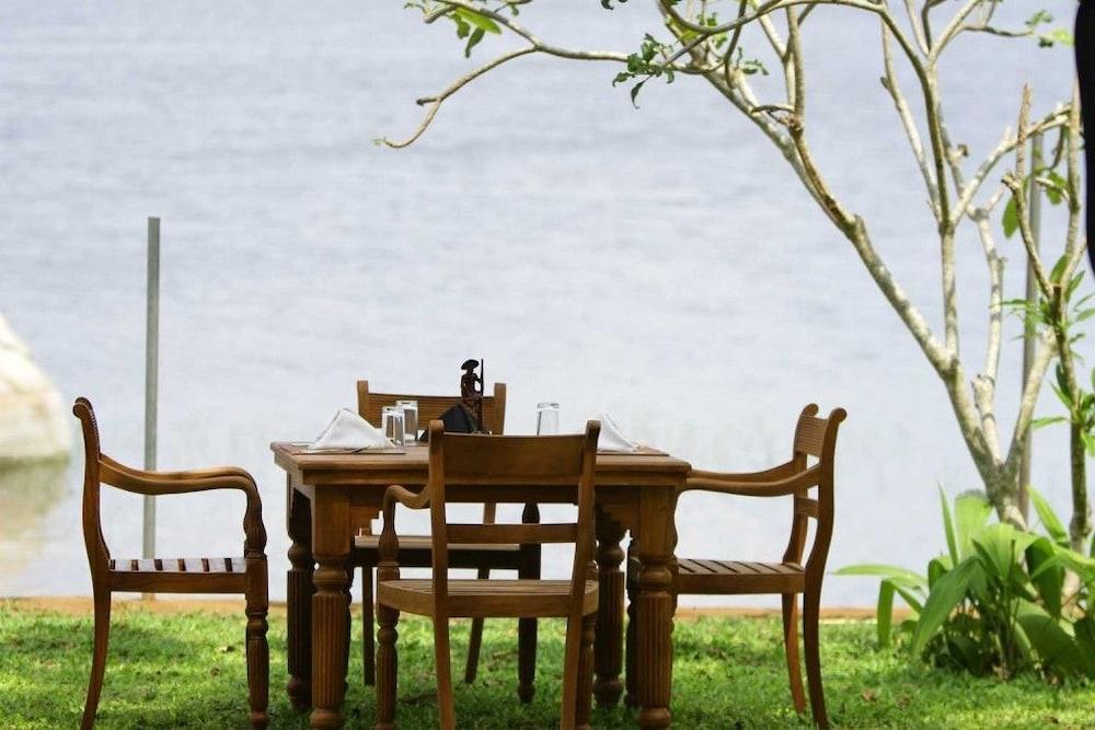 Yala Oga Reach Hotel Tissamaharama Kültér fotó