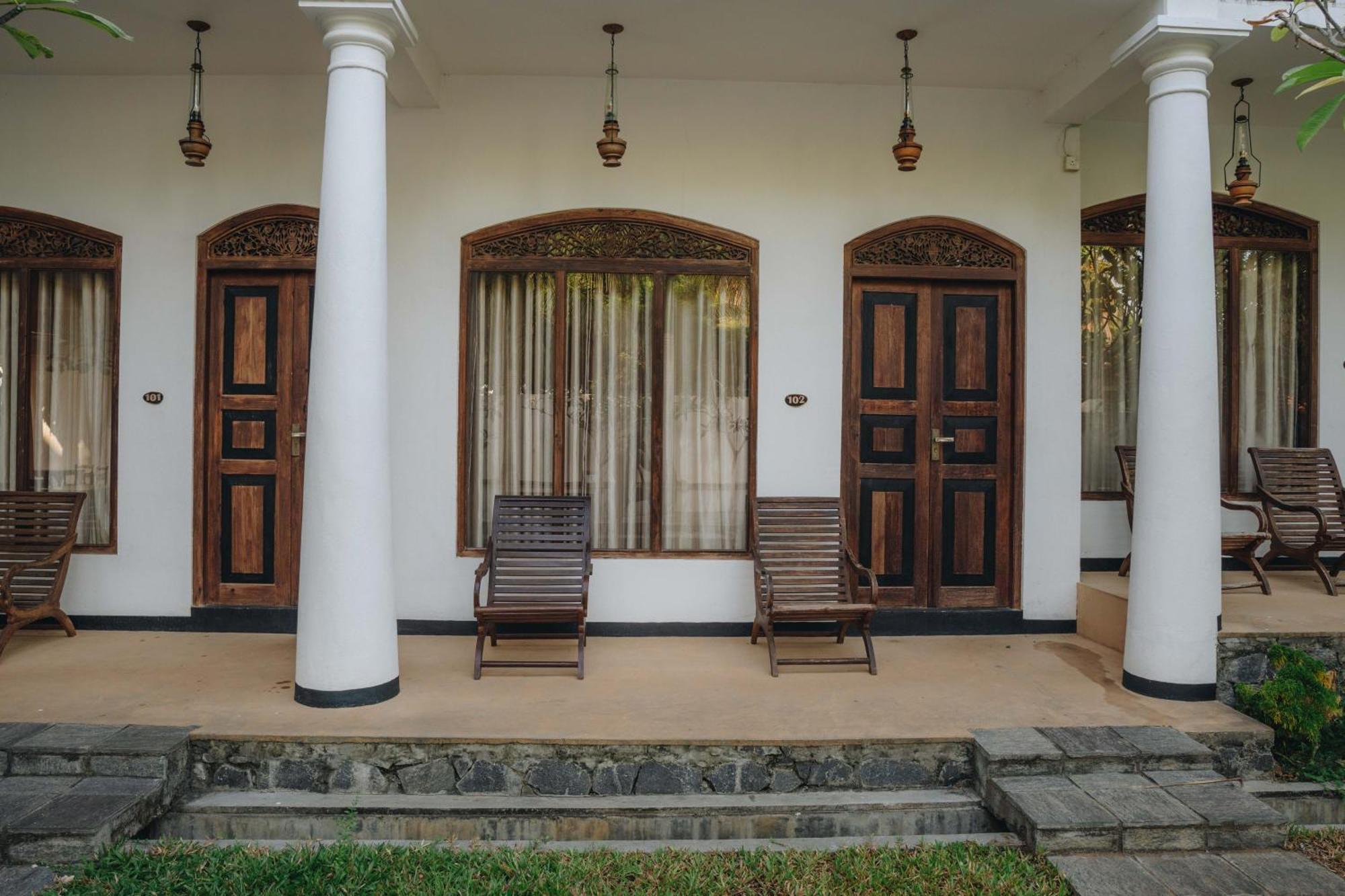 Yala Oga Reach Hotel Tissamaharama Kültér fotó