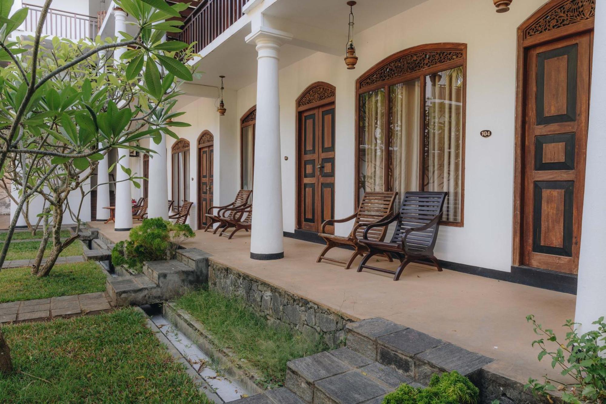 Yala Oga Reach Hotel Tissamaharama Kültér fotó