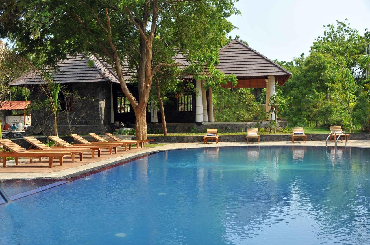 Yala Oga Reach Hotel Tissamaharama Kültér fotó