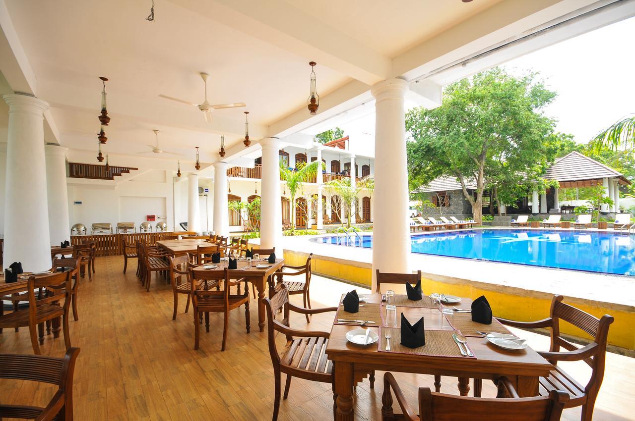 Yala Oga Reach Hotel Tissamaharama Kültér fotó