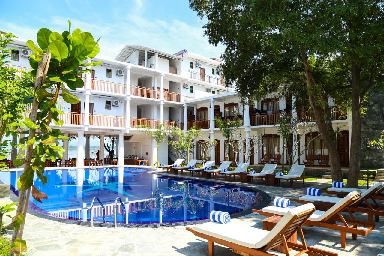 Yala Oga Reach Hotel Tissamaharama Kültér fotó